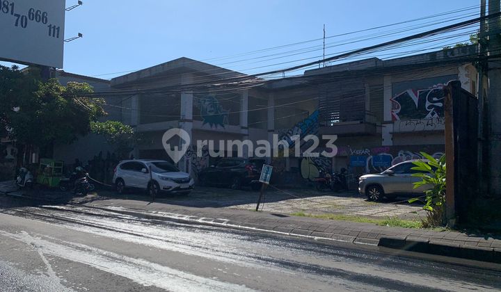 Selling Land Plus Building Location On The Main Road Of Petitenget. Selling Land Plus Building Location On The Main Road Of Petitenget.