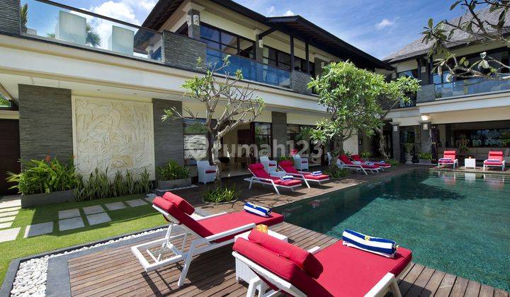 Dijual Villa Langka di Pinggir Pantai Seminyak Bali 1