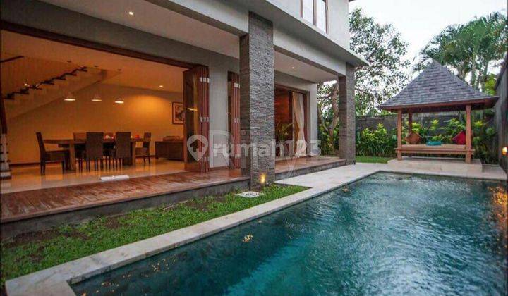 Dijual Villa Modern Luxury Lantai 2 di Jln Dewi Saraswati Seminyak Kuta Badung Bali 1