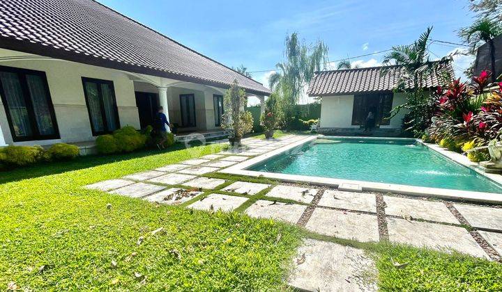 Dijual Villa Dengan Garden Yang Luas di Ketewel Gianyar Berjarak 500 meter dari Baypass I B Mantra  Full Furniture 2