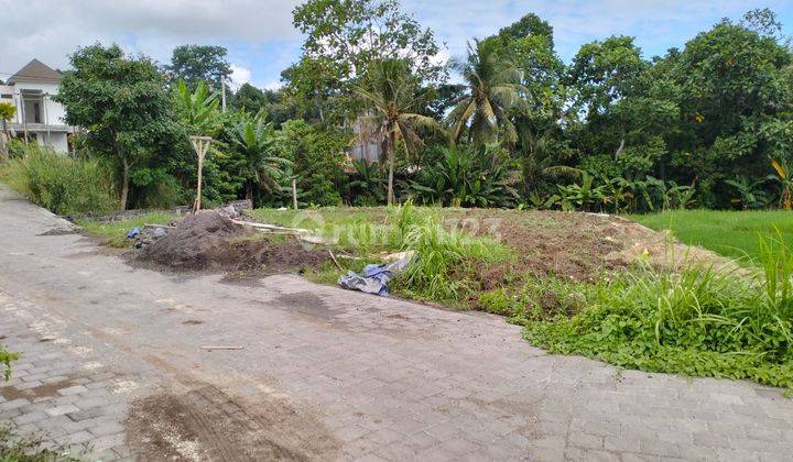 Small and cheap land for sale on Jalan Pantai Kedungu. 2