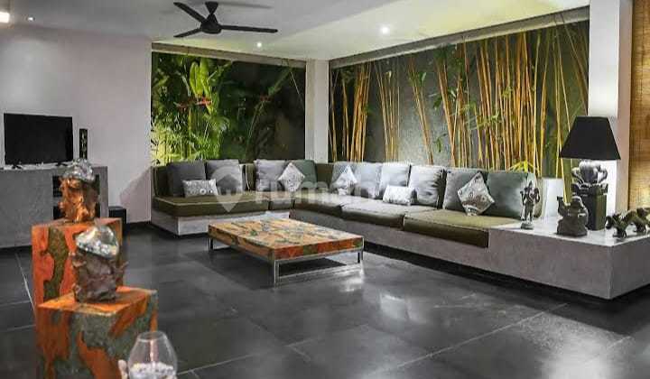 FOR SALE / FREEHOLD: 2 Units of 4-Bedroom Villas at Batu Belig Beach Bali 2