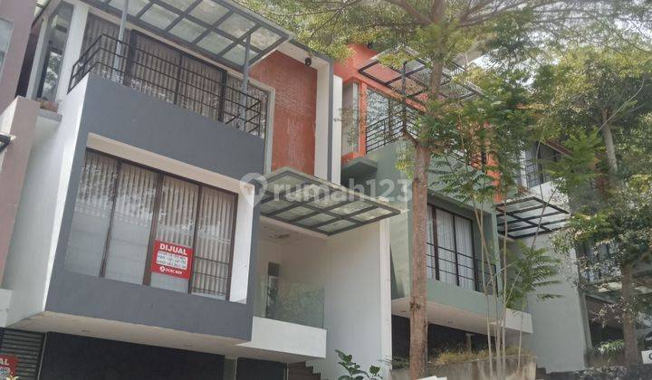 Rumah 3 Lantai Bagus Siap Huni Di Lembang  1