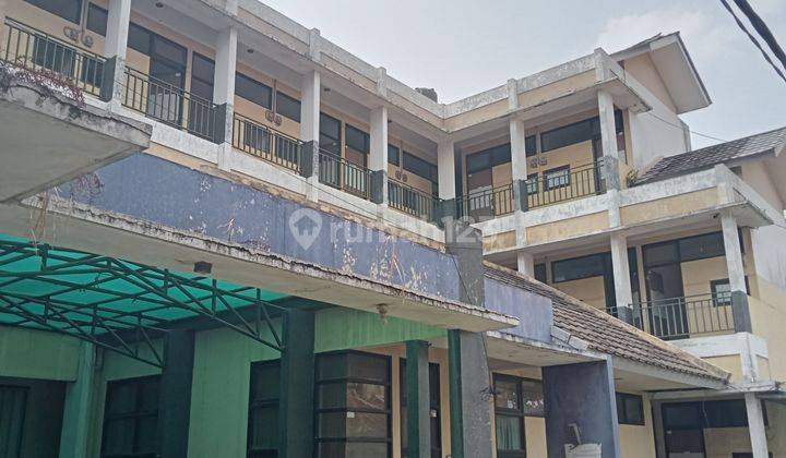 Di jual rumah kosan 3 lantai lokasi strategis  1