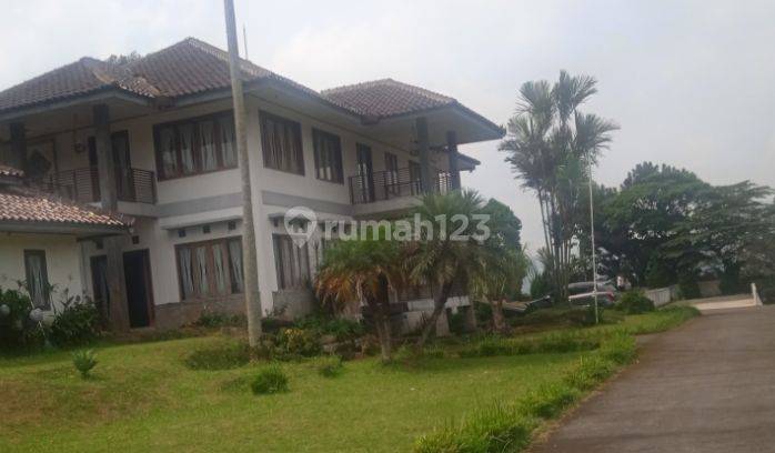 Rumah 2 lantai di Lembang di jual cepat  1