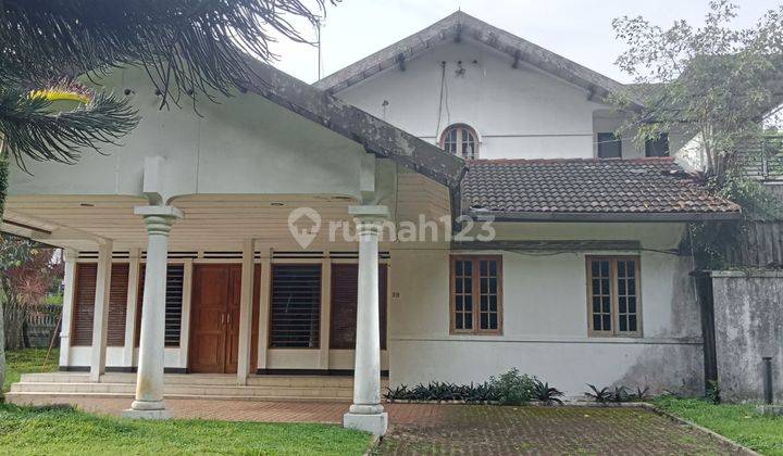 Rumah clasik satu lantai harga menarik di Ciumbuleuit  1