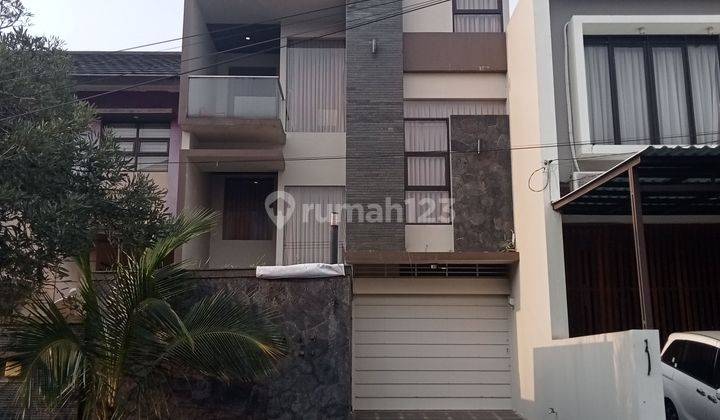 Rumah bagus 2 lantai di setra duta siap huni 1