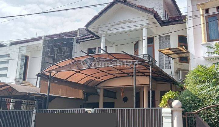 Rumah 3 Lantai Bagus Terawat Siap Huni Di Kota Bandung  2