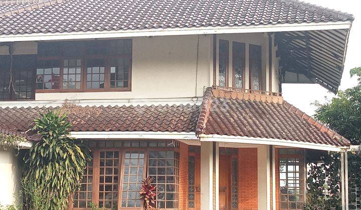 Rumah 2 Lantai di Jl Setiabudi butuh renovasi HGB  1