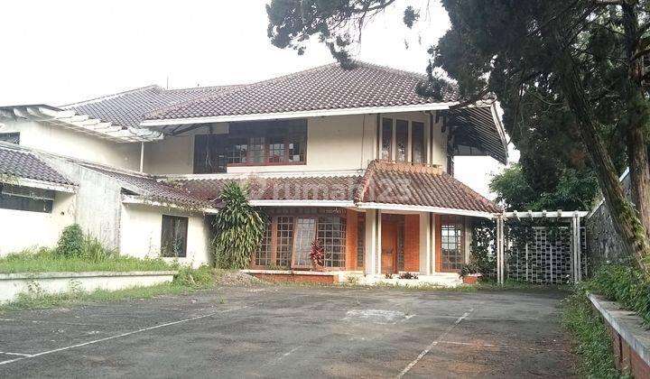 Rumah 2 Lantai di Jl Setiabudi butuh renovasi HGB  2