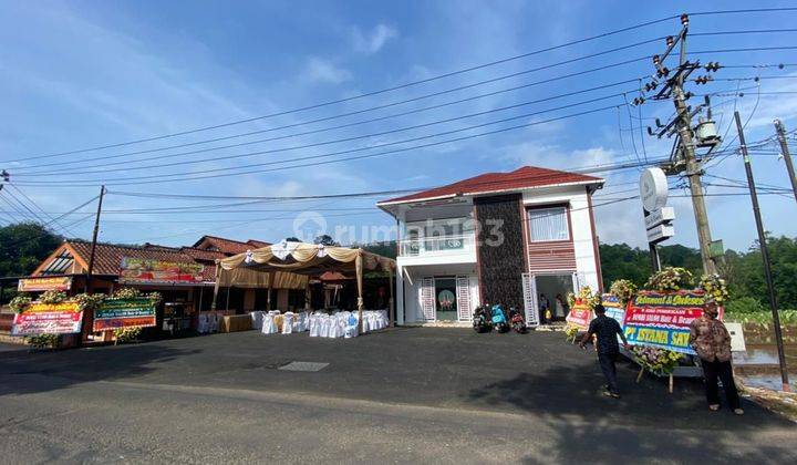 Rumah 2 lantai di samping jalan raya lokasi strategis  2