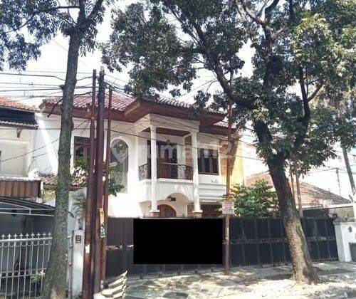 Rumah 2 lantai terawat siap huni di lengkong  2