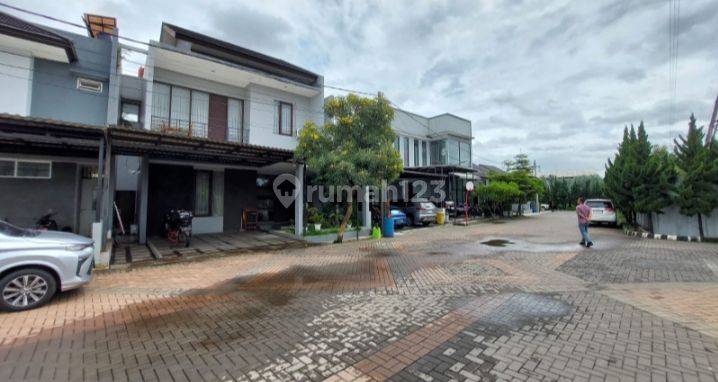 Rumah 2 lantai minimalis modern di Margahayu  2