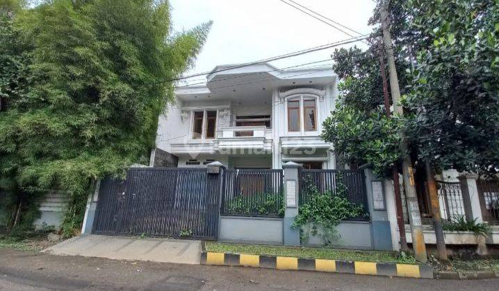 Rumah 2 lantai bagus terawat di kota Bandung  2