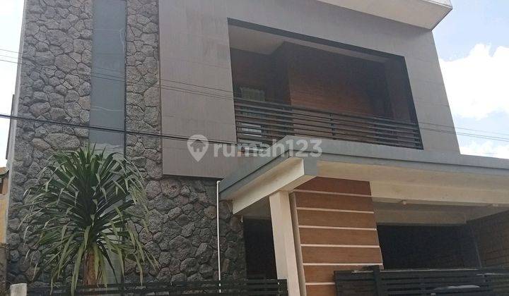 Rumah Minimalis Modern 2 Lantai Di Kota Bandung  2