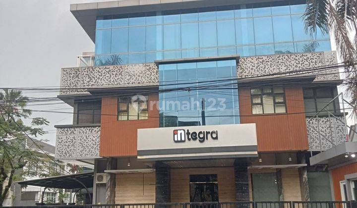 Kantor Lux 3 Lantai Bagus Terawat Lokasi Strategis di Kota Bandung 1