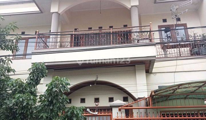 Rumah Sederhana 2 Lantai Bagus Lokasi Strategis 2