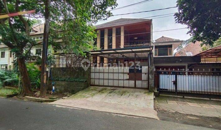 Rumah 2 Lantai Samping Jalan Lokasi Strategis Di Kota Bandung  2