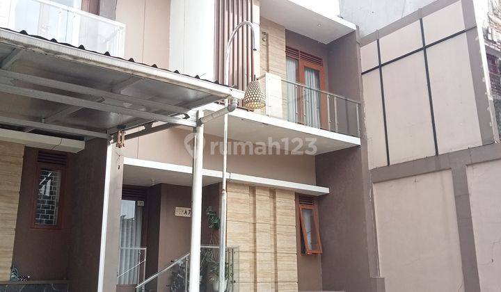 Rumah Modern 2 Lantai Lokasi Strategis Di Kota Bandung  2