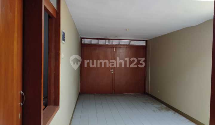 Rumah Hoek Luas Strategis Bisa Untuk Kantor di Sukaluyu Bandung 2
