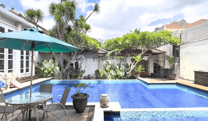 Rumah Modern Tropis Terawat Tanah Besar Private Pool Dalam Cluster 2