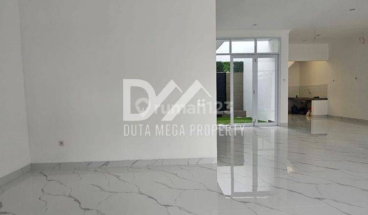 Rumah Baru Classic Modern Di Cluster Emerald Bintaro Strategis 2