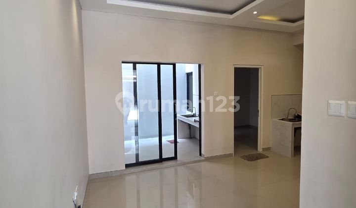 Ready-to-Occupy House in East Semarang - Freehold Certificate 2
