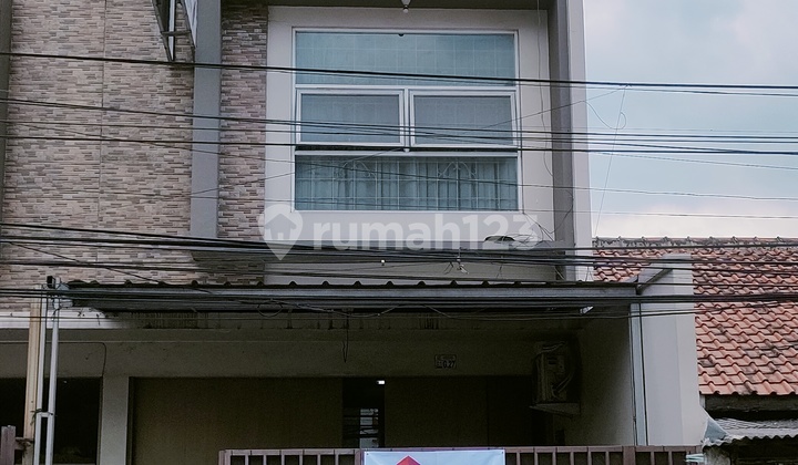 For Quick Sale: 3.5-Story Shop House, 1 TKI, Ready to Use. 2