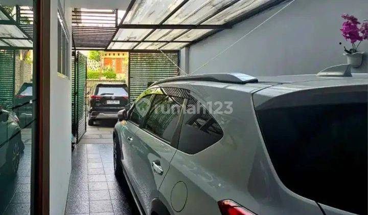 Di Jual Rumah Mewah Di Jl.setra Sari Raya 2