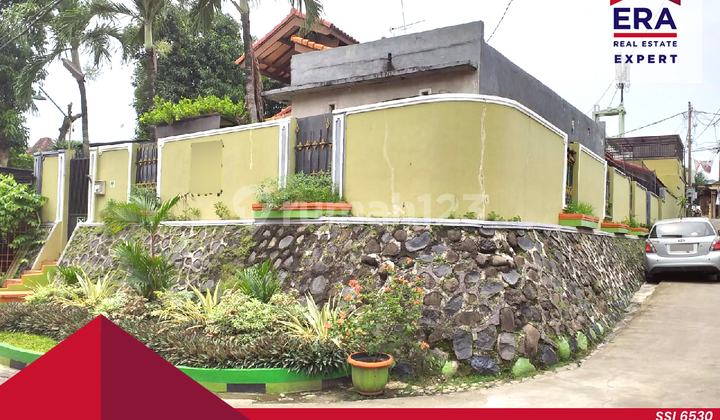 Rumah Hoek Nyaman Asri 1.5 Lantai Letak Strategis, Shm, Pondok gede, Bekasi