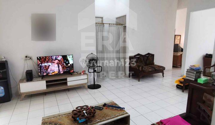 Jual Cepat Rumah 2 Lantai Renov, Shm, Row Jalan 10 Meter, Bintara, Selangkah Ke Stasiun Cakung 2