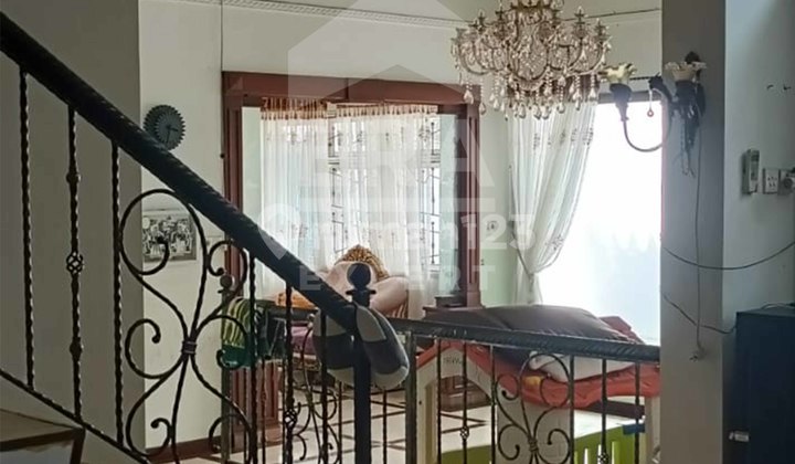 Rumah Hoek 2 Lantai Siap Huni, 7 Menit ke Mall Panakkukang Square @Makassar, Sulawesi Selatan