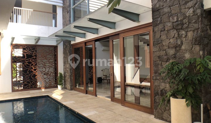 Villa Royal Pakuwon City Gaya Bali, Artistik, Mewah, Murah 2