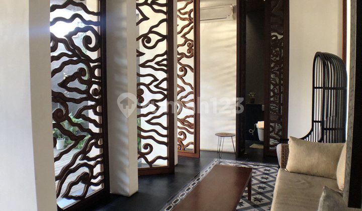 Pakuwon City, Villa Royal, Dekat Mall, Tiga Lt, Pool Dikelilingi Taman, Termurah 2