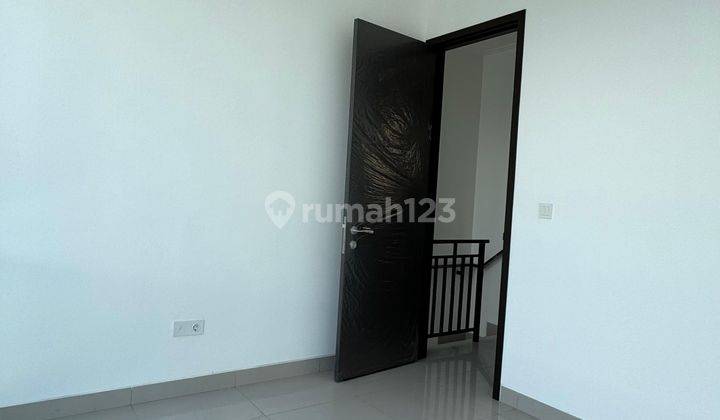 Rumah Pik 2 4,5x10 2 Lantai Harga Bu 2