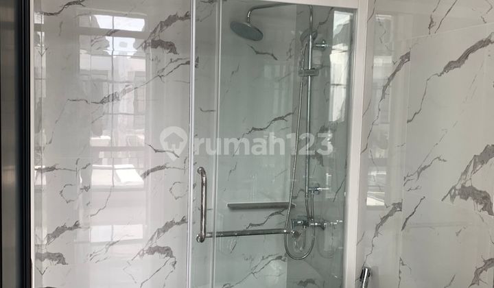 SIAP HUNI ! DISEWAKAN RUMAH DI PIK 2 UK 6X12,5 UNFURNISH  2