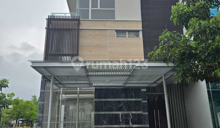 Disewakan Rumah Mewah 3Lantai di Golf Island Pik 2 Sudah Ada Lift dan Full Gordyn