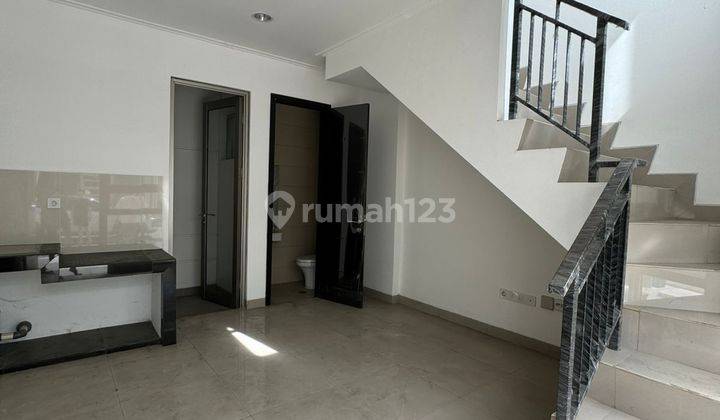 DIJUAL RUMAH 4,5X10 2 LANTAI PIK 2 BISA KPR SIAP HUNI 2