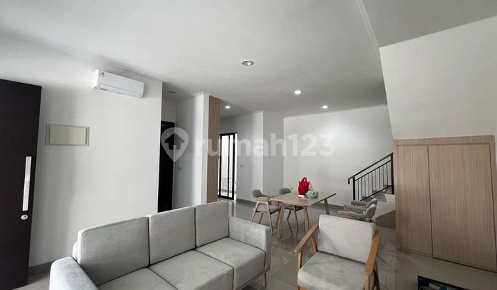 Disewakan Rumah 2 Lantai di Millenial Pik 2 Uk 8X12,5 Furnish 2