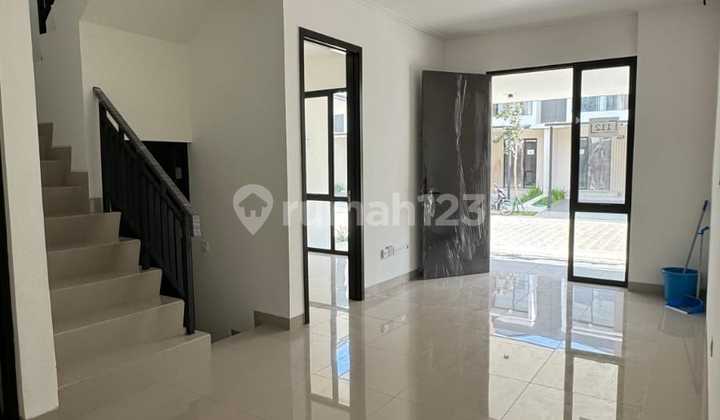 Disewakan Rumah di Pik 2 Milenial Uk 6X12,5 Unfurnish