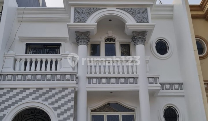 DISEWAKAN RUMAH PIK UK 8X20 FULL FURNISH