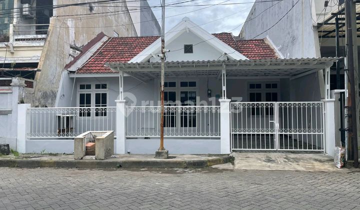 Ready-to-Occupy House in Siwalankerto Permai, Rungkut, Waru, Tenggilis, Wonocolo, Excellent