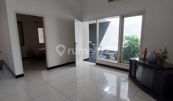 LARGE FURNISHED RENTAL HOUSE KUTISARI INDAH, SURABAYA 2