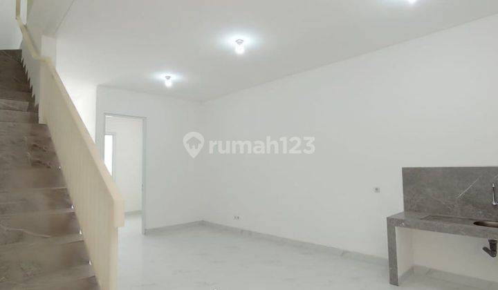 Rumah murah 2 lantai di Mangga- Pondok Tjandra,Rungkut,Sidoarjo 2