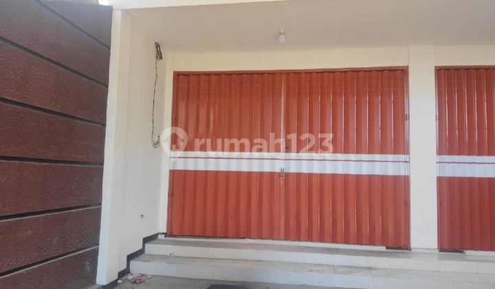 Ready-to-Live-in Shop House on Kis Mangunsarkoro Street, Bondowoso City 2