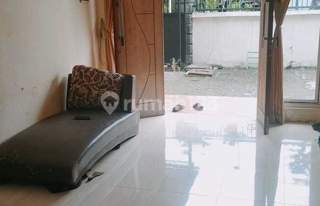 Sewa Rumah Dua Lantai Bagus Kutisari Indah Rungkut Surabaya Bagus di Kutisari 2