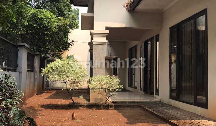 Rumah Hook Murah Dengan Halaman Besar Di Pondok Indah Jaksel
