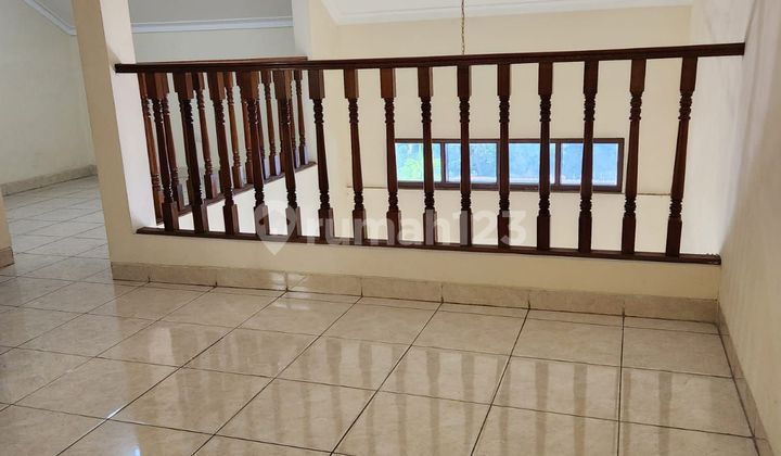 Rumah Terawat Bagus 2lantai siap Huni di sektor2 Bintaro jaya SHM 2