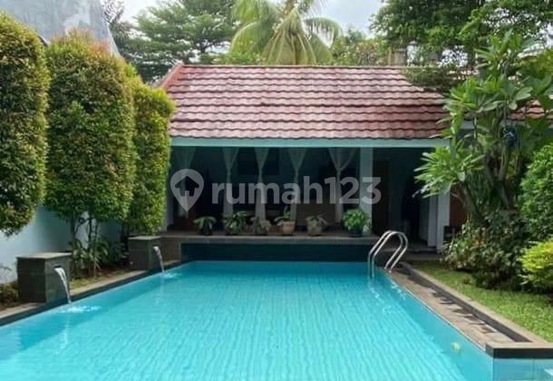 2-story house with a swimming pool in Bintaro Jaya sector 3A with certificate of ownership (SHM).
