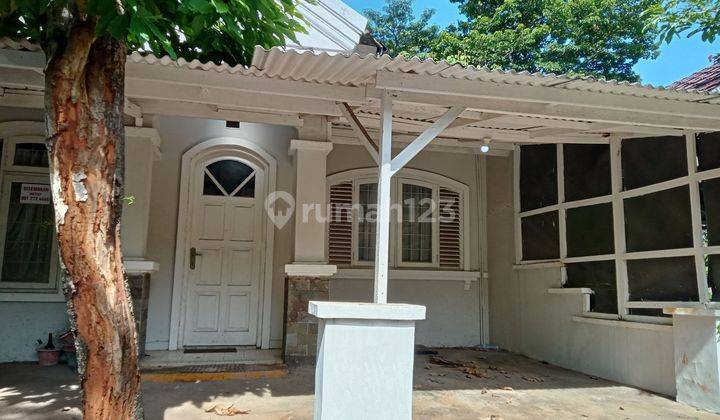 Rumah dijual rapi Terawat lingkungan adem di Graha Raya SHM Bagus 1